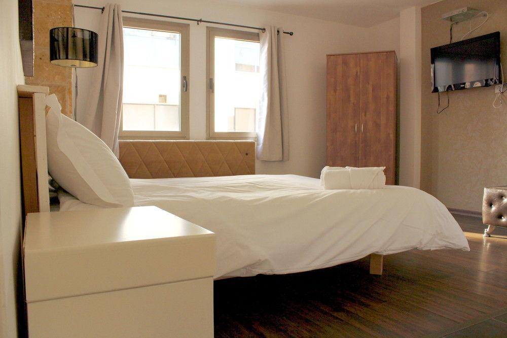 Aliyah Return Center Bed and Breakfast Degania Bet Buitenkant foto