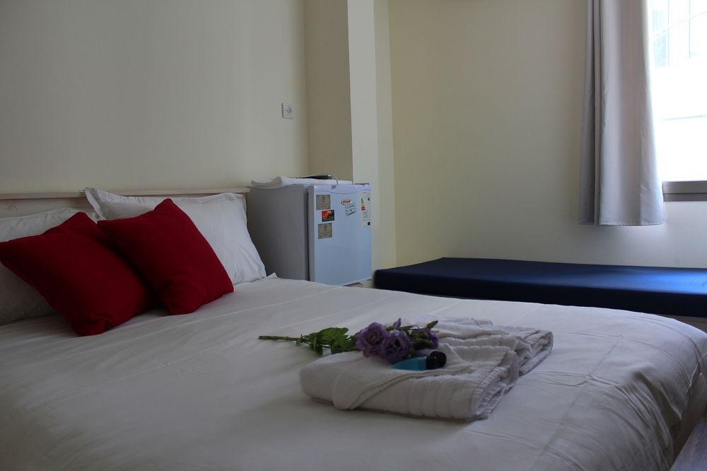Aliyah Return Center Bed and Breakfast Degania Bet Buitenkant foto
