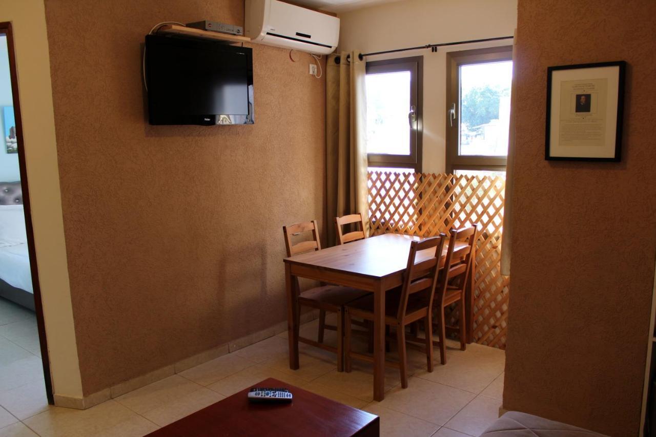 Aliyah Return Center Bed and Breakfast Degania Bet Kamer foto