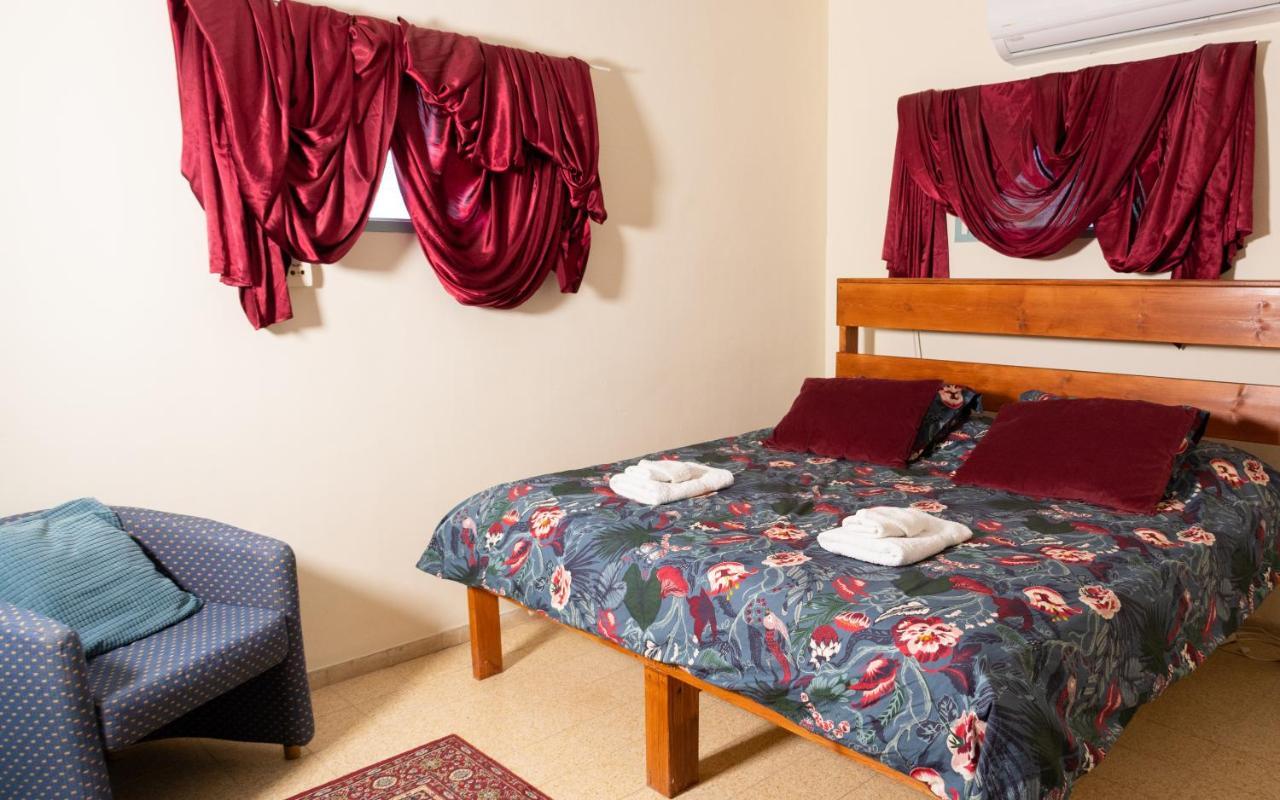 Aliyah Return Center Bed and Breakfast Degania Bet Buitenkant foto