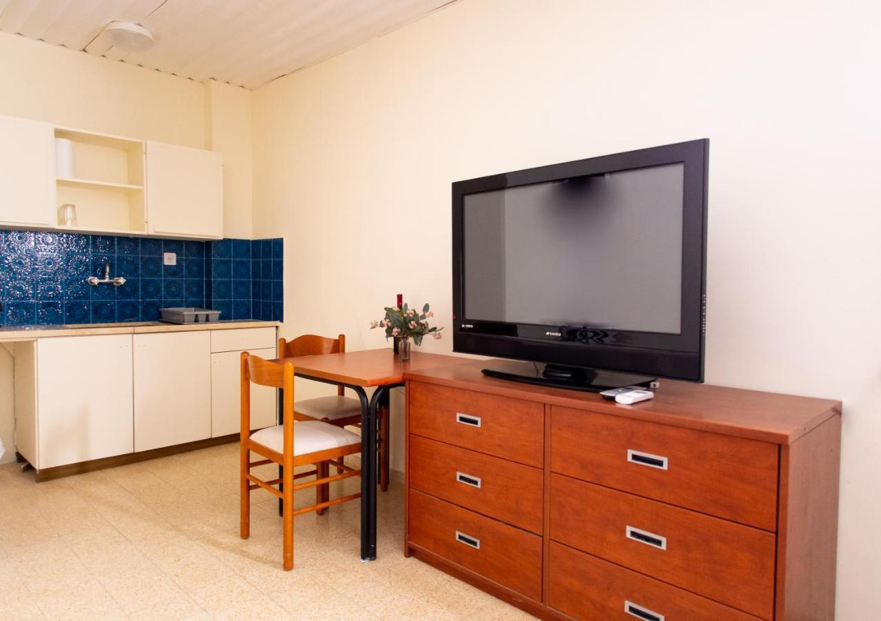 Aliyah Return Center Bed and Breakfast Degania Bet Buitenkant foto